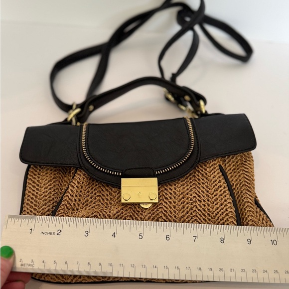 OLIVIA + JOY woven Straw Crossbody Bag - Picture 9 of 9